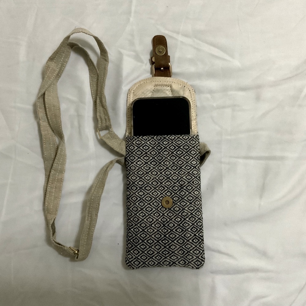 Mobile pouch bag. Hand made from Nepal handicraft.